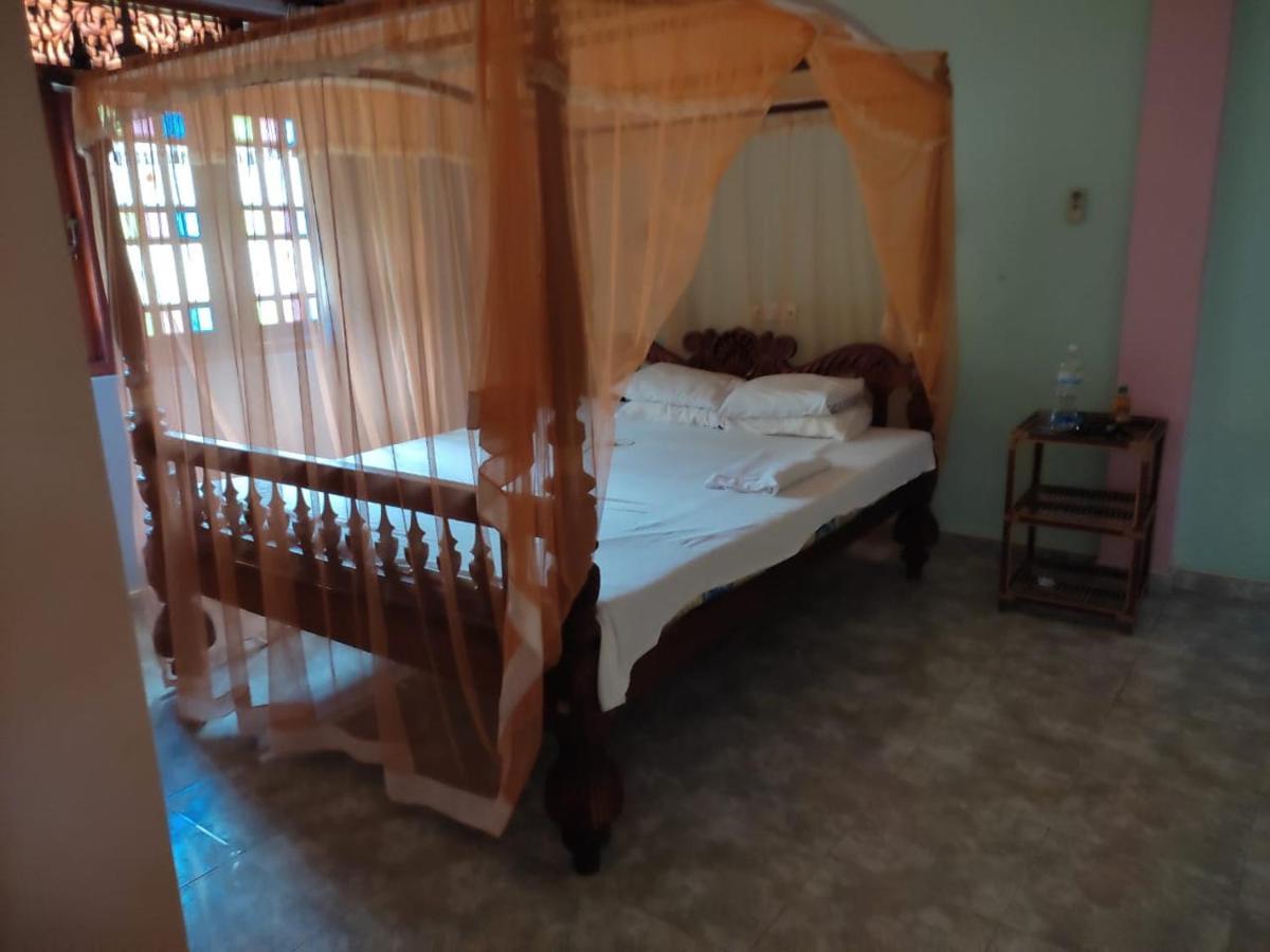 The villa Utopia Hikkaduwa Esterno foto